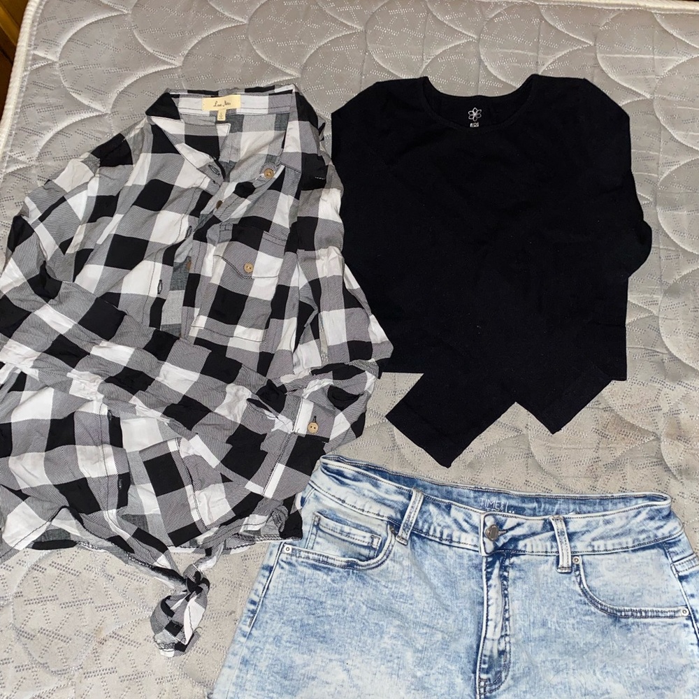 Plaid shirt black crop top denim shorts